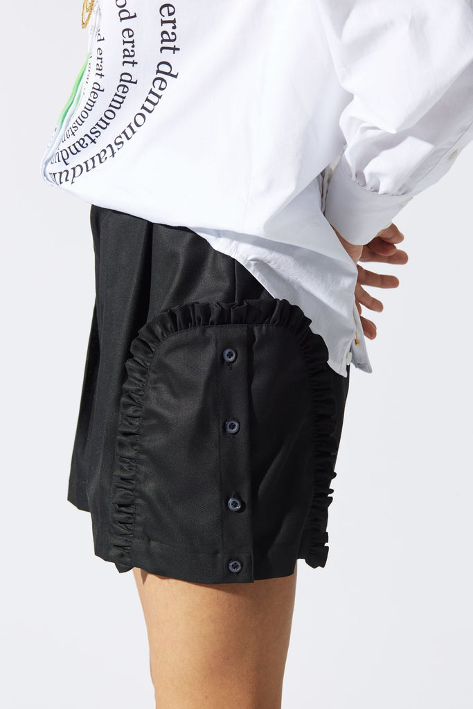 SHORTS — PLAYFUL BUT MAKE IT LUXE