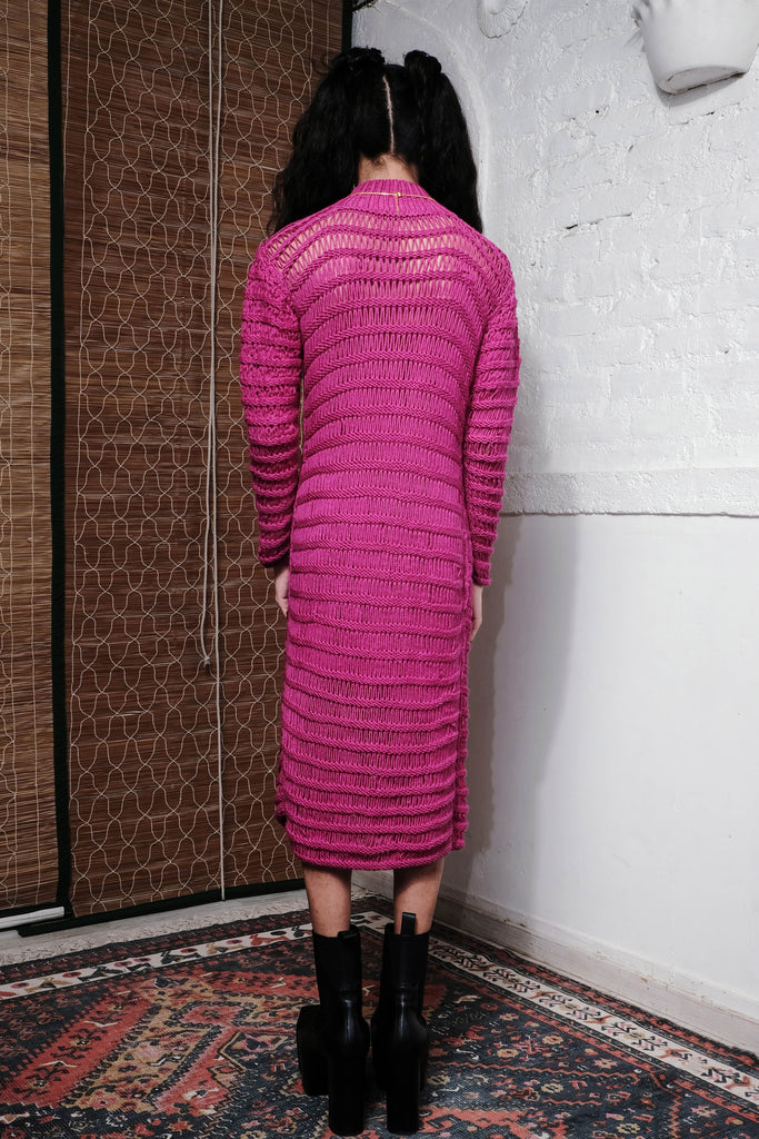 COIL HAND KNITTED DRESS IN MAGENTA