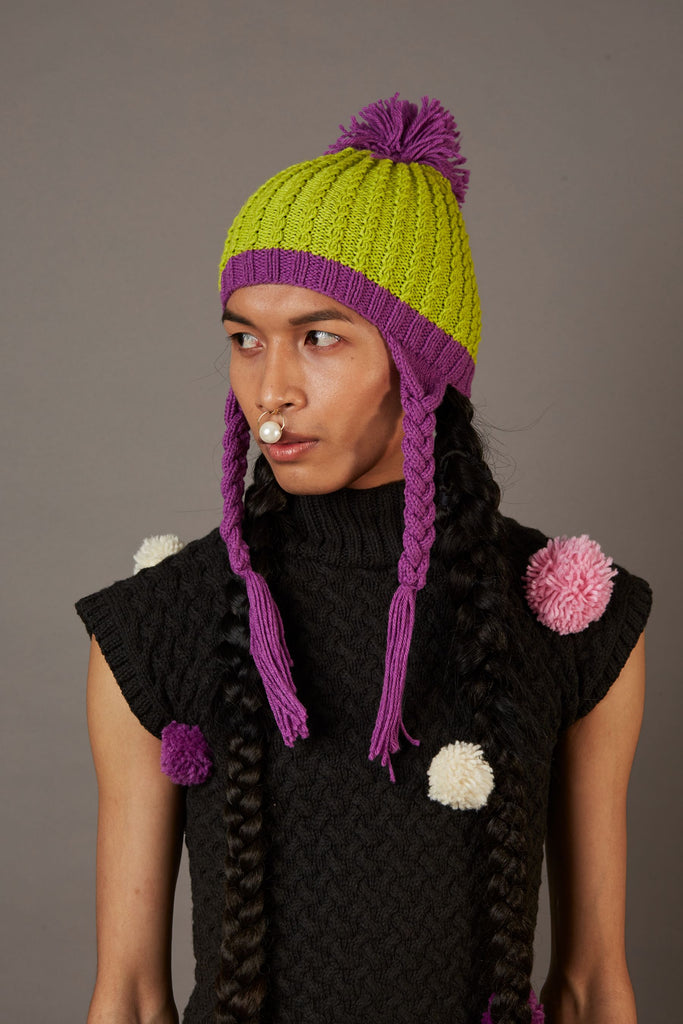 QUOD LOVE IN TOKYO BEANIE WITH BRAIDS IN ORGANIC WOOL IN PURPLE AND LIME