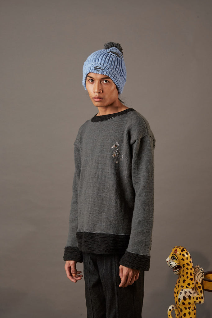 QUOD HAND EMBROIDERED SEAHORSE SWEATER IN ORGANIC WOOL IN CHARCOAL